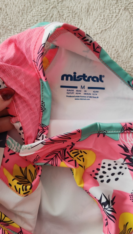 تاپ ورزشی زنانه میسترال Mistral | کراپ گلدار